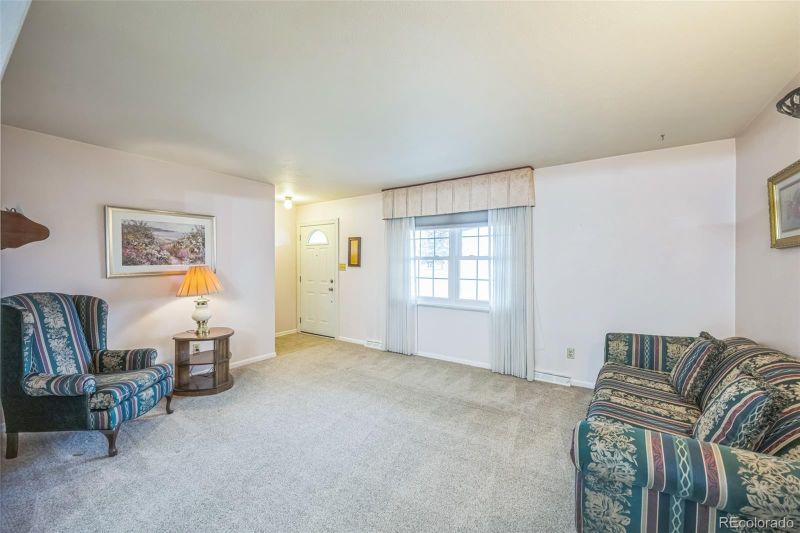 490 Potomac Way, Aurora, CO 80012