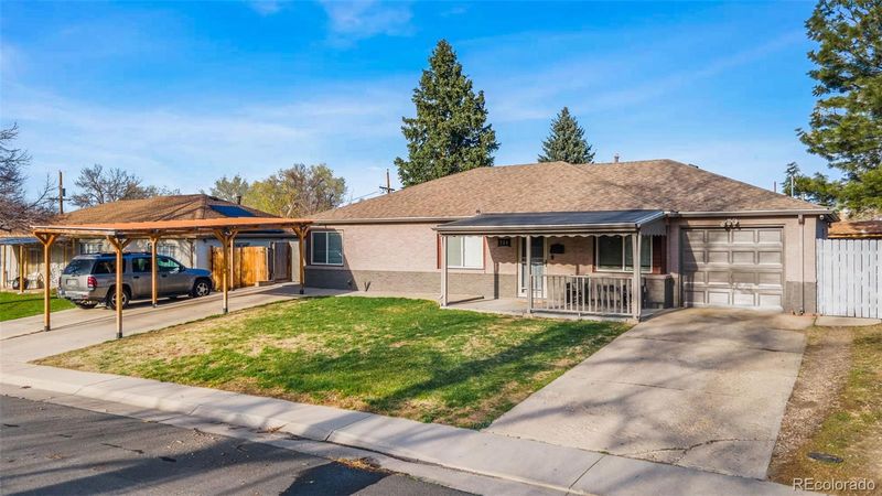 724 Ursula St, Aurora, CO 80011