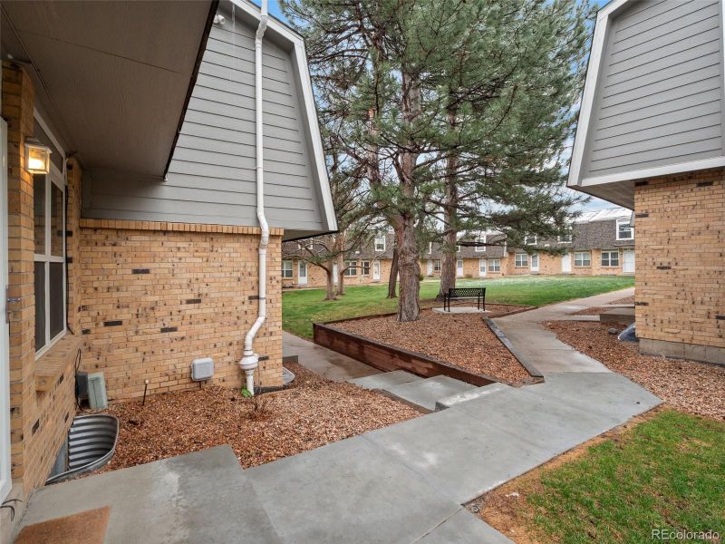 1517 S Owens St #9, Denver, CO 80232
