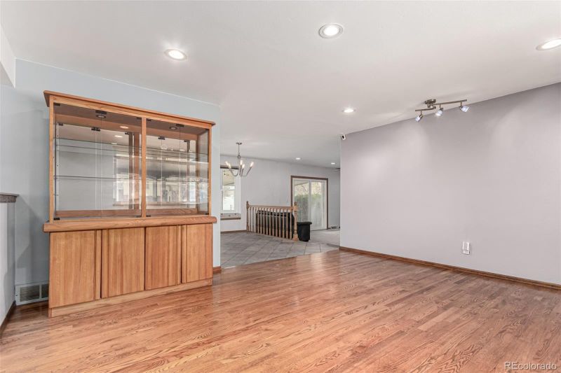 699 S Oswego St, Aurora, CO 80012