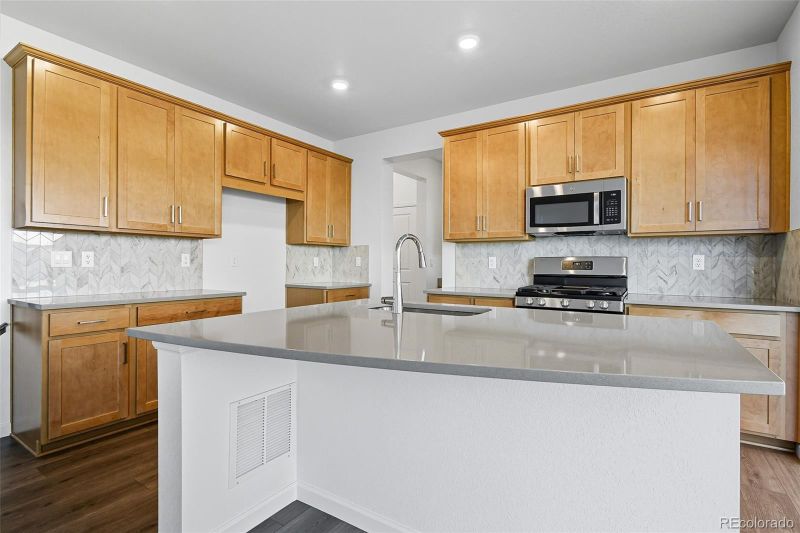 16937 W 92nd Dr, Arvada, CO 80007