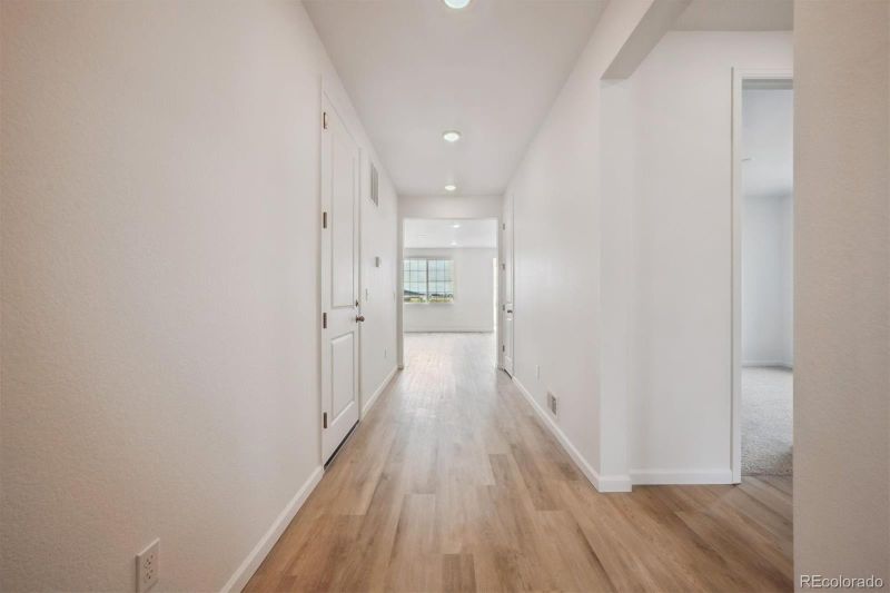 24740 E 39th Ave, Aurora, CO 80019