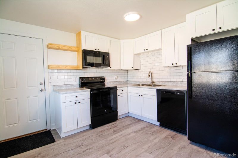 464-466 Dayton St, Aurora, CO 80010