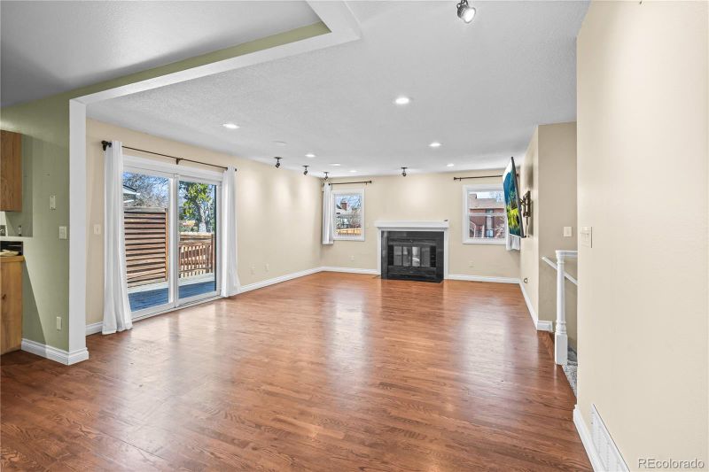 8900 Iris Ct, Broomfield, CO 80021