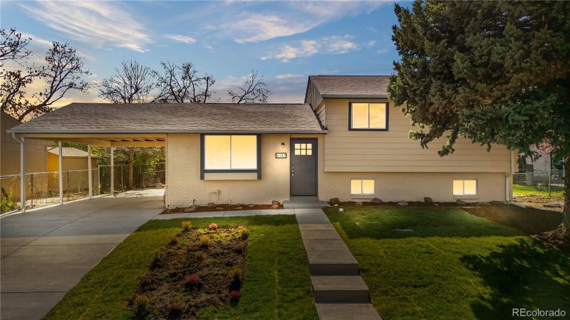 6103 Uno St, Arvada, CO 80003