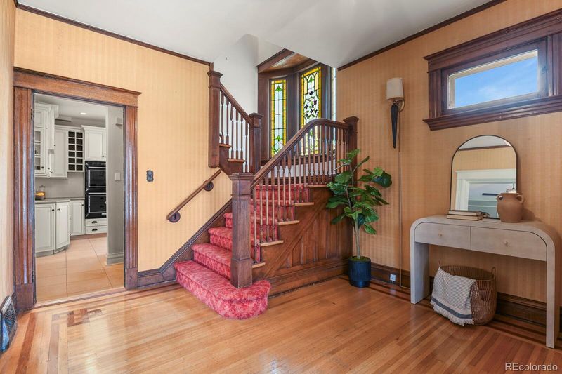 1229 Saint Paul St, Denver, CO 80206