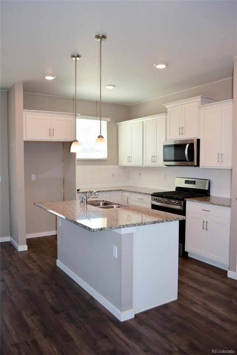 21795 E 8th Ave, Aurora, CO 80018