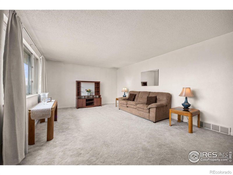 361 S 6th St, La Salle, CO 80645