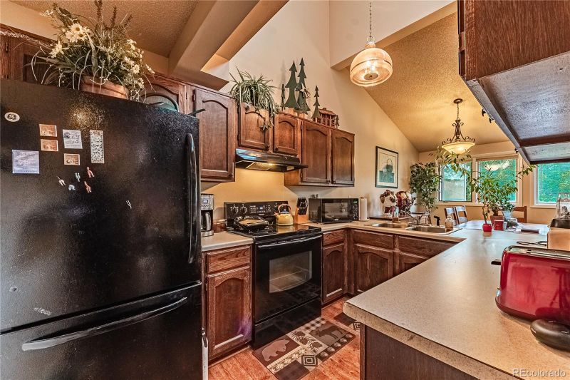521 Observatory Dr, Colorado Springs, CO 80904