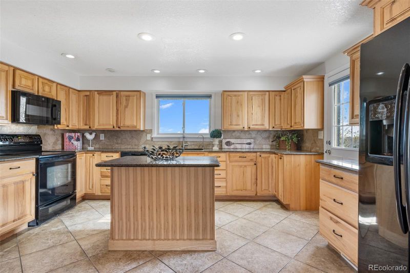 9739 Yukon Ct, Broomfield, CO 80021