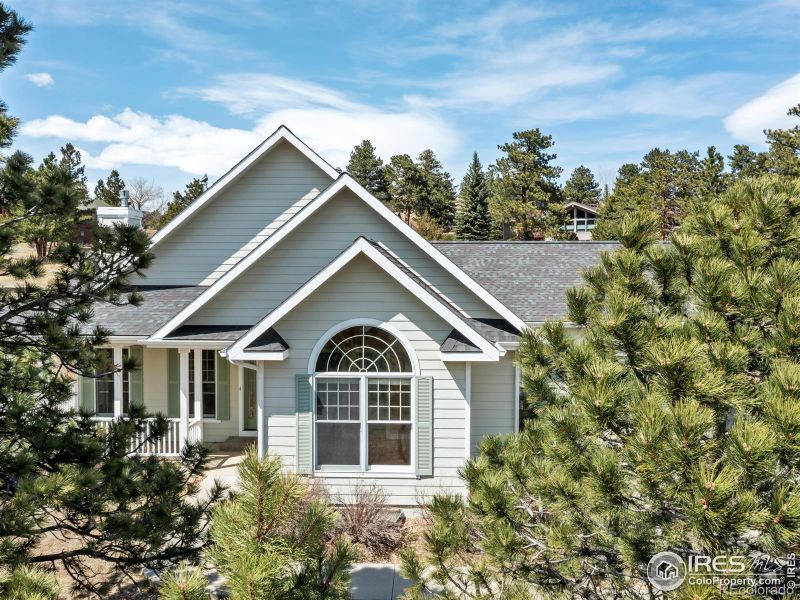2261 Arapaho Rd, Estes Park, CO 80517
