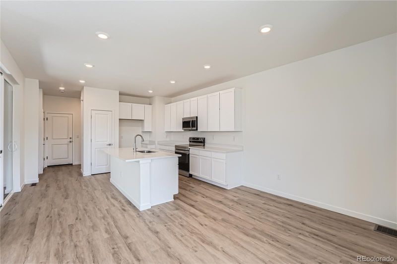 1294 S Algonquian St, Aurora, CO 80018