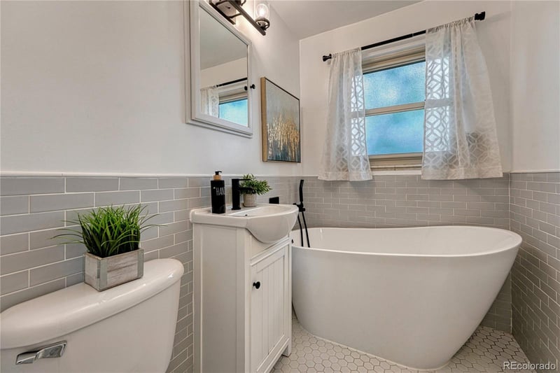1334 Xavier St, Denver, CO 80204