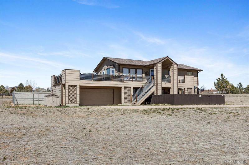 59 S De Gaulle St, Aurora, CO 80018