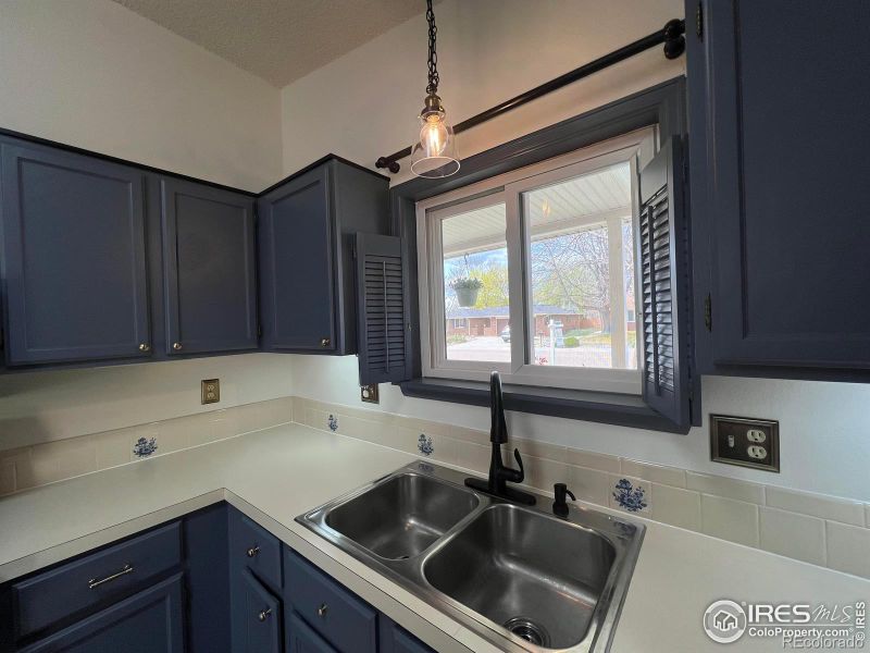 1406 Oak Dr, Berthoud, CO 80513