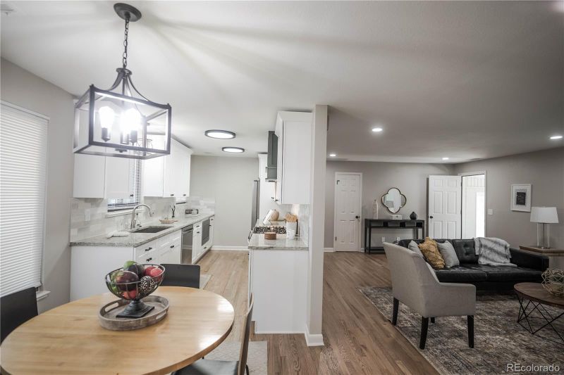 863 S Dudley St, Lakewood, CO 80226