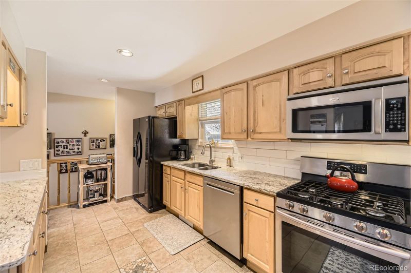 6953 W Roxbury Pl, Littleton, CO 80128
