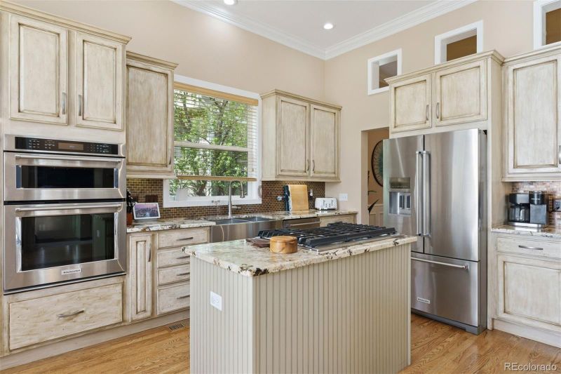 8528 Winter Berry Dr, Castle Pines, CO 80108