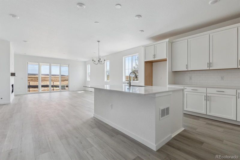 25204 E Warren Pl, Aurora, CO 80018