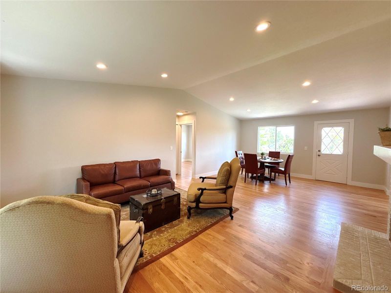 18073 E Belleview Pl, Centennial, CO 80015