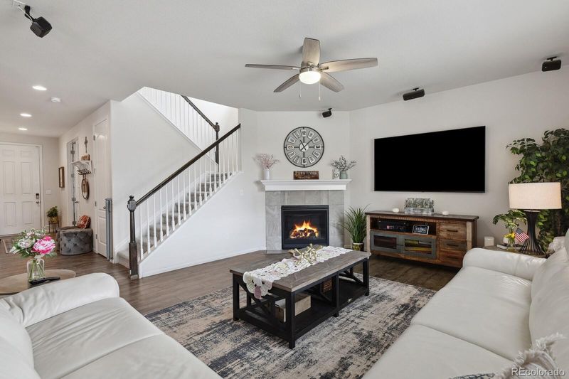 4830 S Versailles St, Aurora, CO 80015
