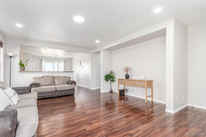 5530 Lewiston Ct, Denver, CO 80239