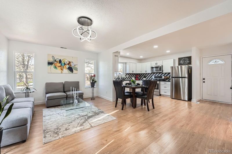 1120 Norfolk St, Aurora, CO 80011