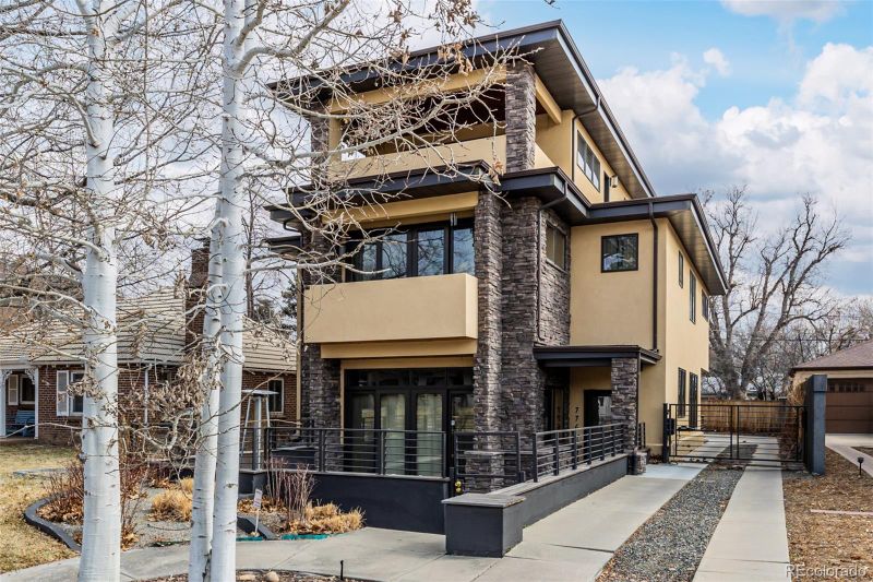 776 Ivanhoe St, Denver, CO 80220