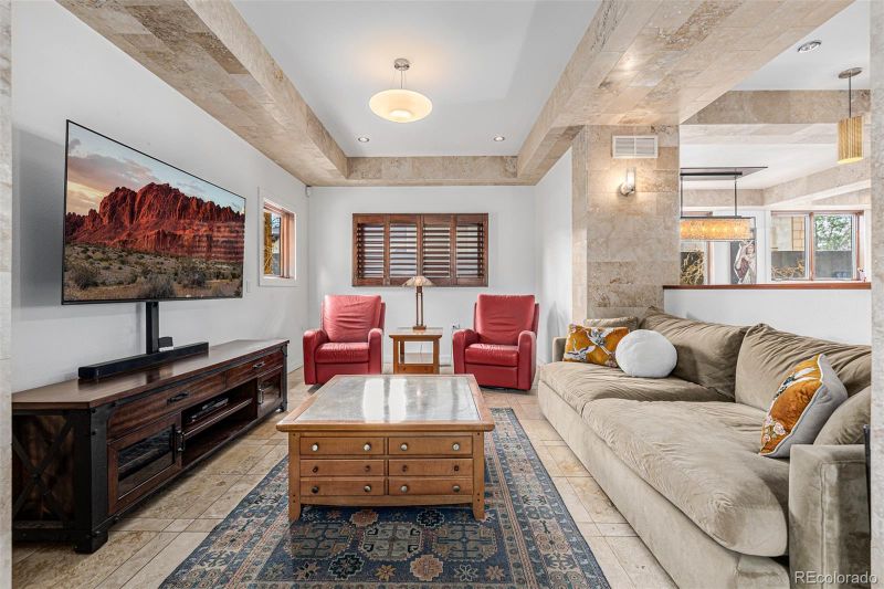 776 Ivanhoe St, Denver, CO 80220