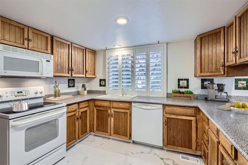 8068 Johnson St, Arvada, CO 80005