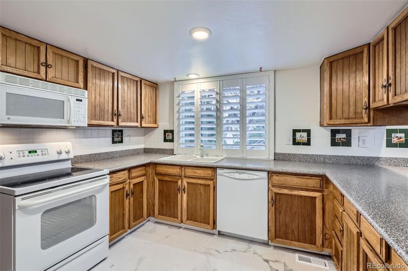 8068 Johnson St, Arvada, CO 80005