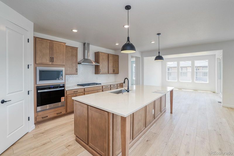 23738 E 42nd Ave, Aurora, CO 80019