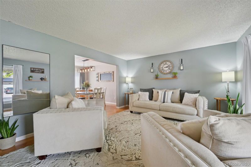 1001 S Nucla St, Aurora, CO 80017