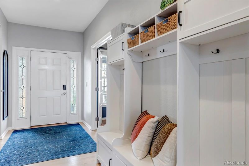 10046 Brisbane Ln, Highlands Ranch, CO 80130