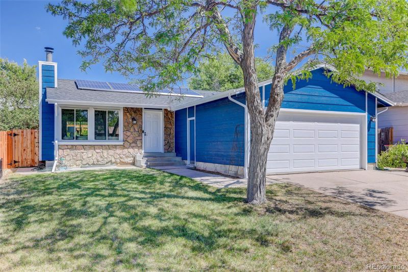 3854 S Olathe Cir, Aurora, CO 80013