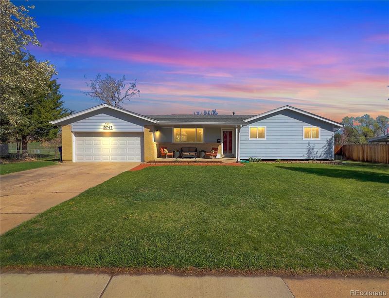5747 W Elmhurst Ave, Littleton, CO 80128