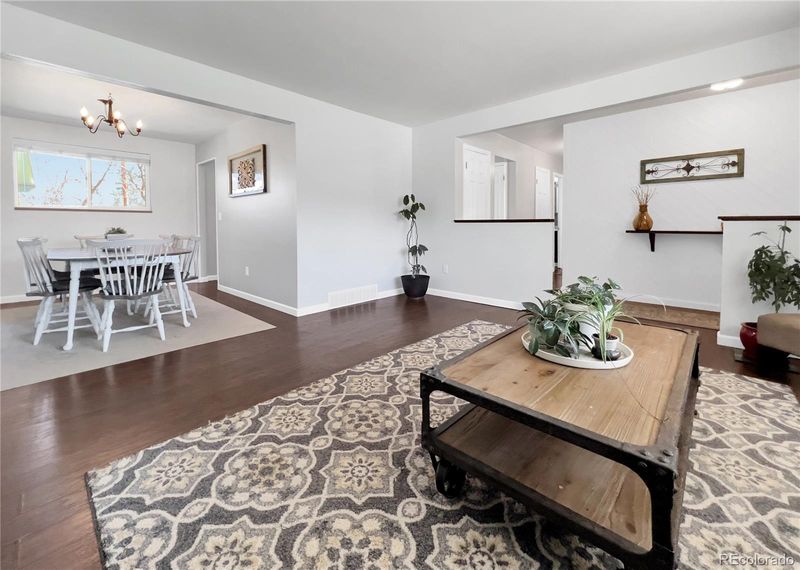 5747 W Elmhurst Ave, Littleton, CO 80128