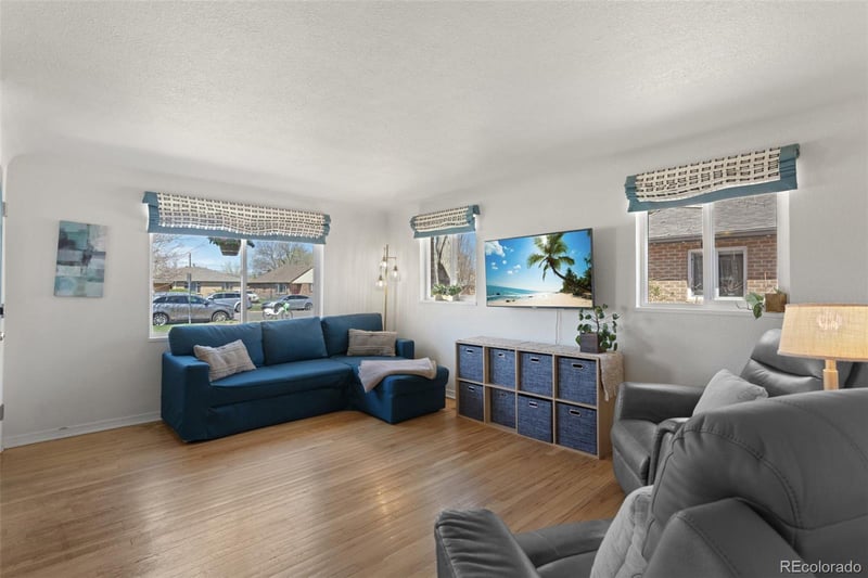 3300 Oneida St, Denver, CO 80207