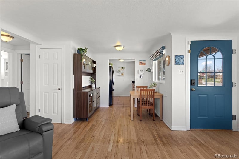 3300 Oneida St, Denver, CO 80207