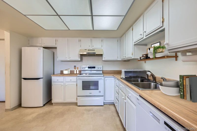13902 E Marina Dr #412, Aurora, CO 80014