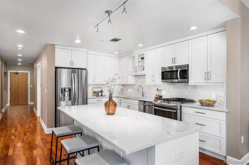 1631 N Emerson St #117, Denver, CO 80218