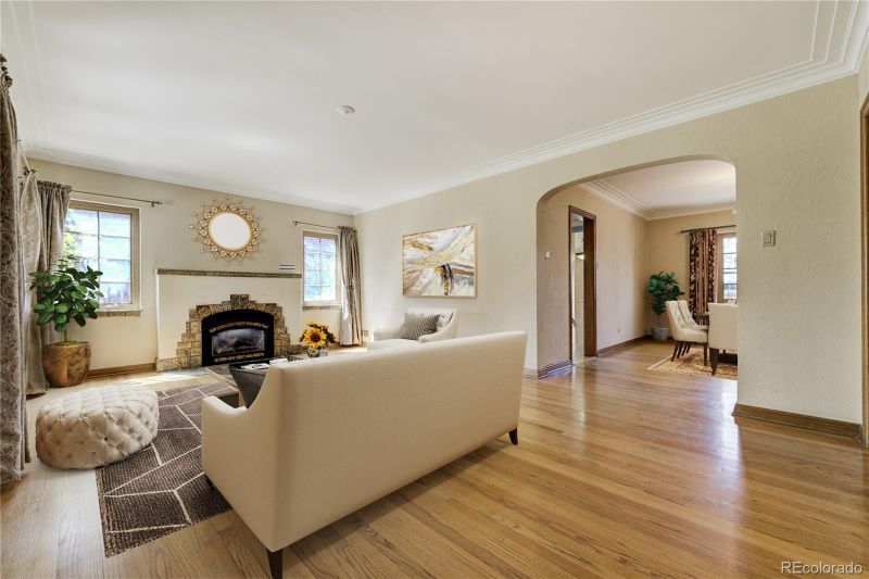 2285 N Monaco Pw, Denver, CO 80207