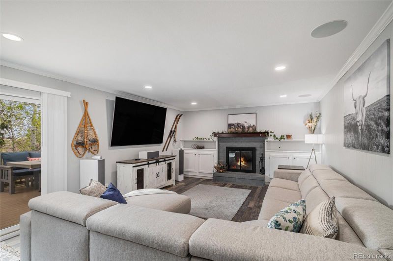 92 Helena Cir, Littleton, CO 80124