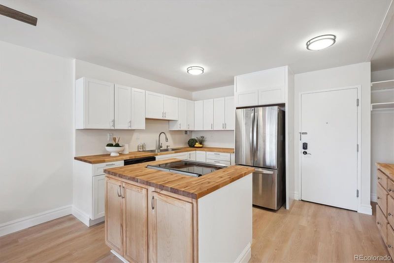 1121 Albion St #201, Denver, CO 80220