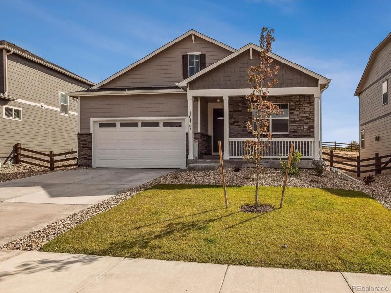 27694 E Byers Ave, Aurora, CO 80018