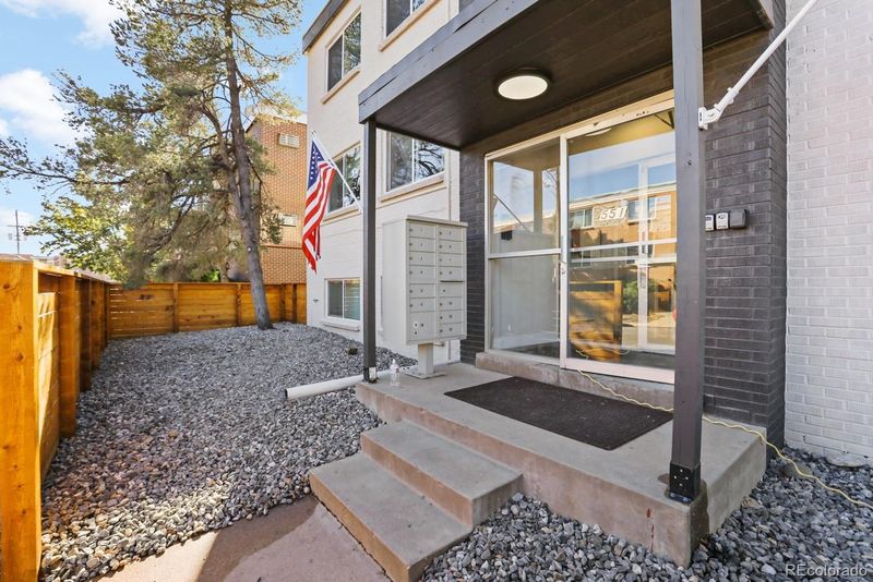 551 S Fairfax St, Glendale, CO 80246