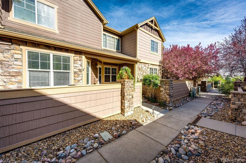 5660 S Algonquian Way #C, Aurora, CO 80016
