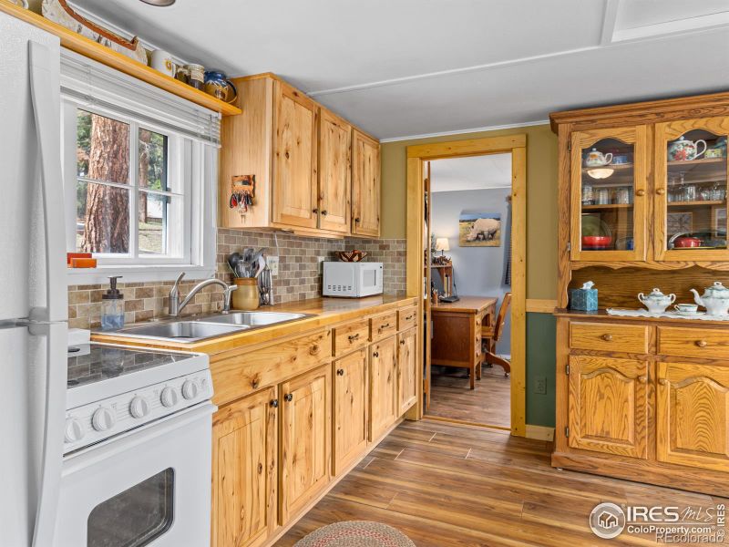 555 Ouray Dr, Estes Park, CO 80517