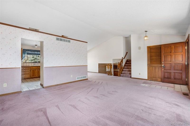 835 S Geneva St, Aurora, CO 80247