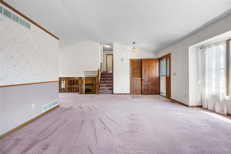 835 S Geneva St, Aurora, CO 80247